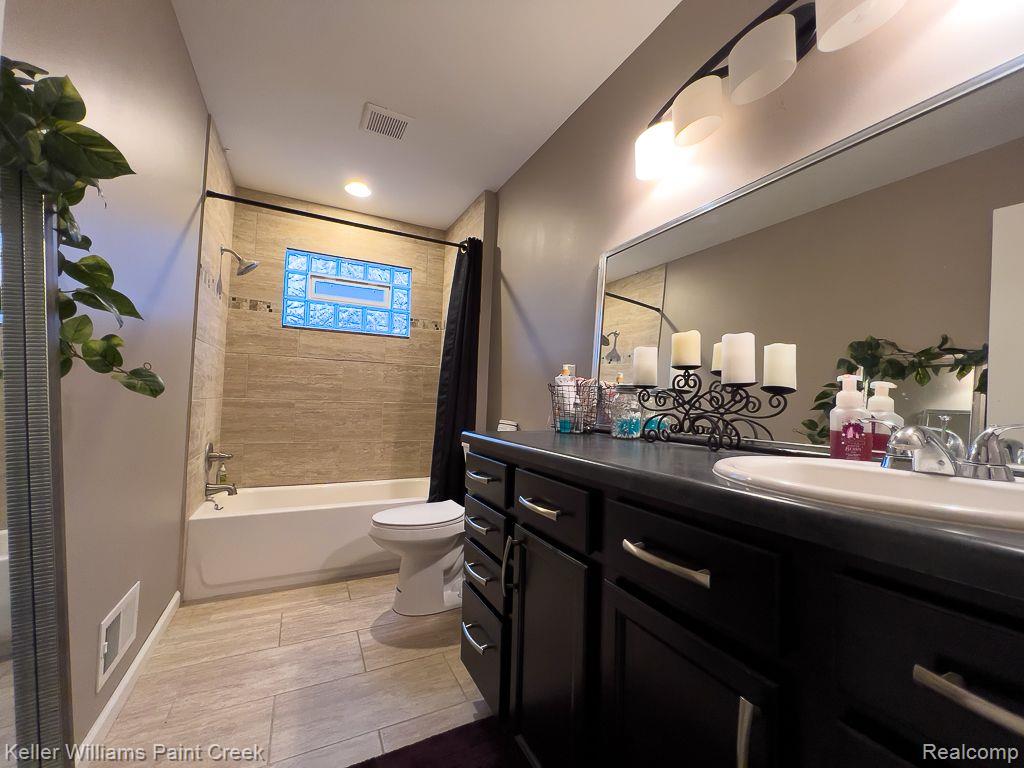 303 Clinton Street Romeo, MI 48065 - Photo 7 of 21 Gallery Image 7