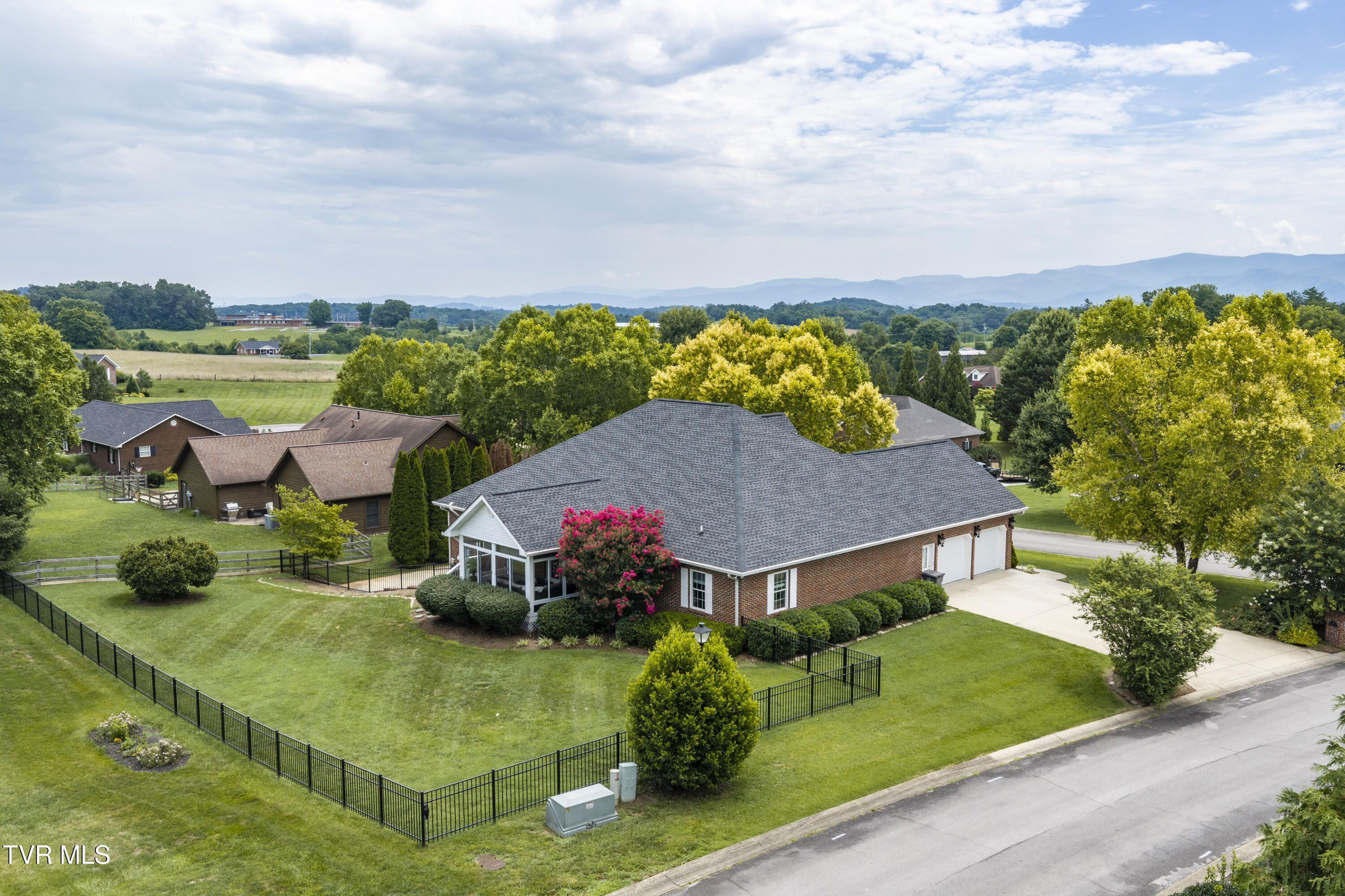 13 East Ridgefield Court Greeneville, TN 37745 - Photo 4 of 73 EastRidegfield-Aerials-4
