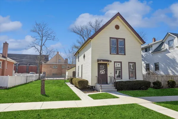 $285,000 | 9011 Sheridan Avenue, Brookfield, IL 60513