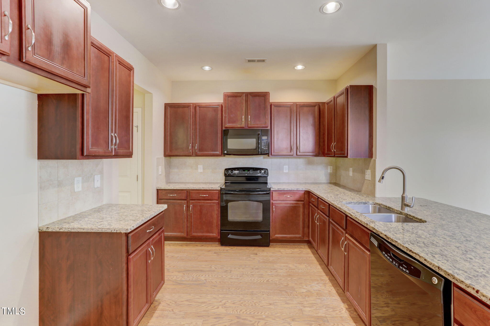 179 Token House Road Durham, NC 27703 - Photo 13 of 38 10-web-or-mls-Token House Rd-010