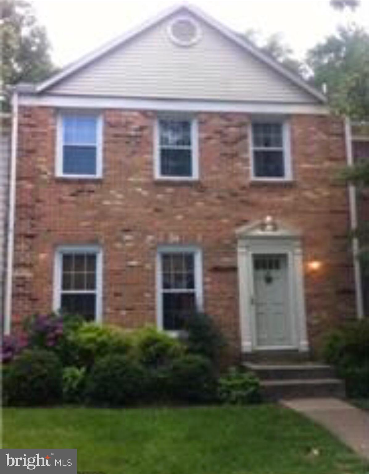 7913 Treeside Court Springfield, VA 22152 - Photo 1 of 14 Exterior
