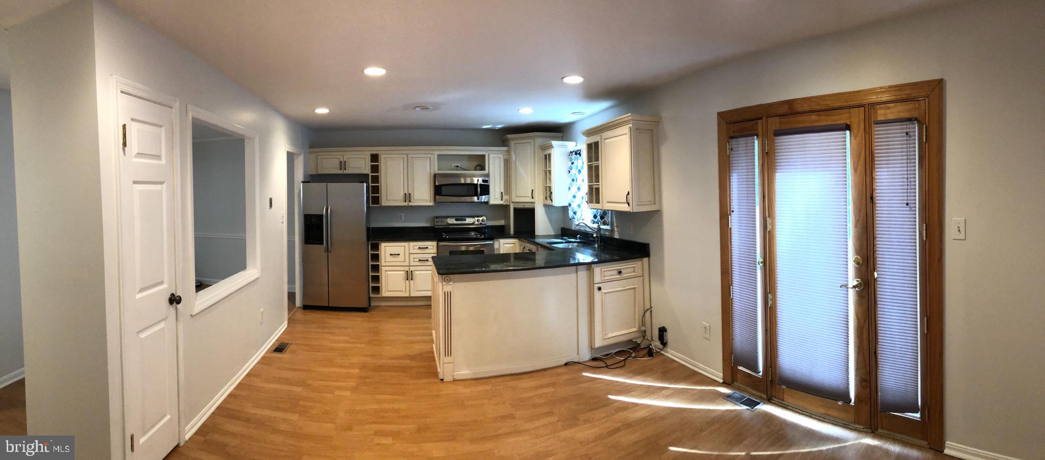 7913 Treeside Court Springfield, VA 22152 - Photo 5 of 14 Kitchen