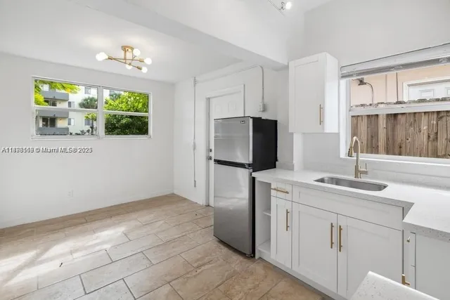 $1,100,000 | 1915 Normandy Drive, Miami Beach, FL 33141
