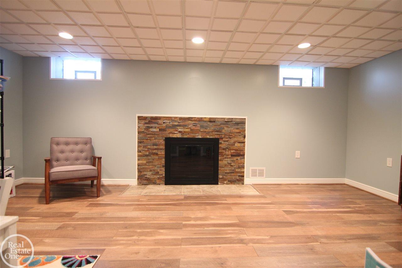807 Fisher Road Grosse Pointe, MI 48230 - Photo 25 of 39