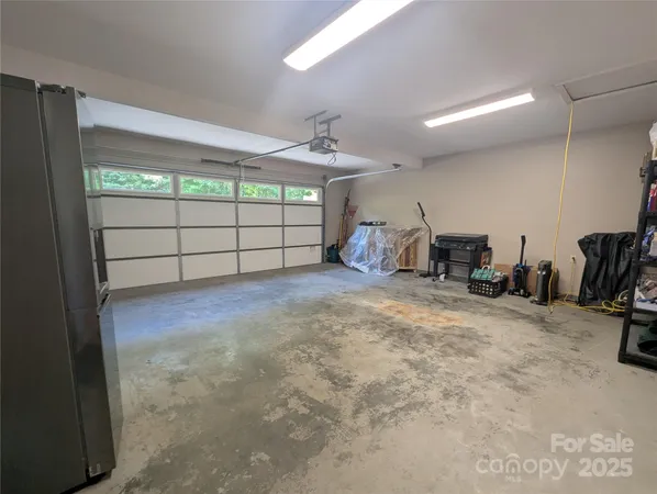 a view of a garage