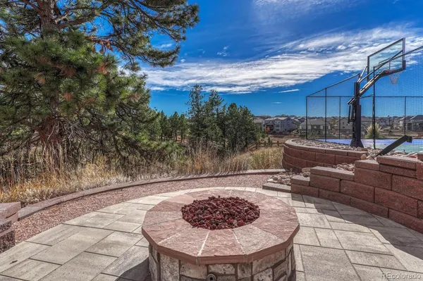 a view of a terrace with sky view