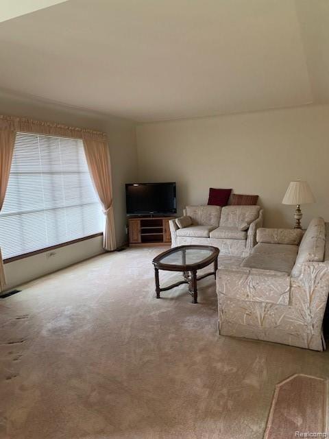 2074 Chalet Drive Rochester, MI 48309 - Photo 3 of 17 IMG_3559.jpg