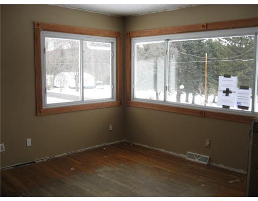 133 Midvale Road Big Beaver, PA 16157 - Photo 3 of 11 Living Room.