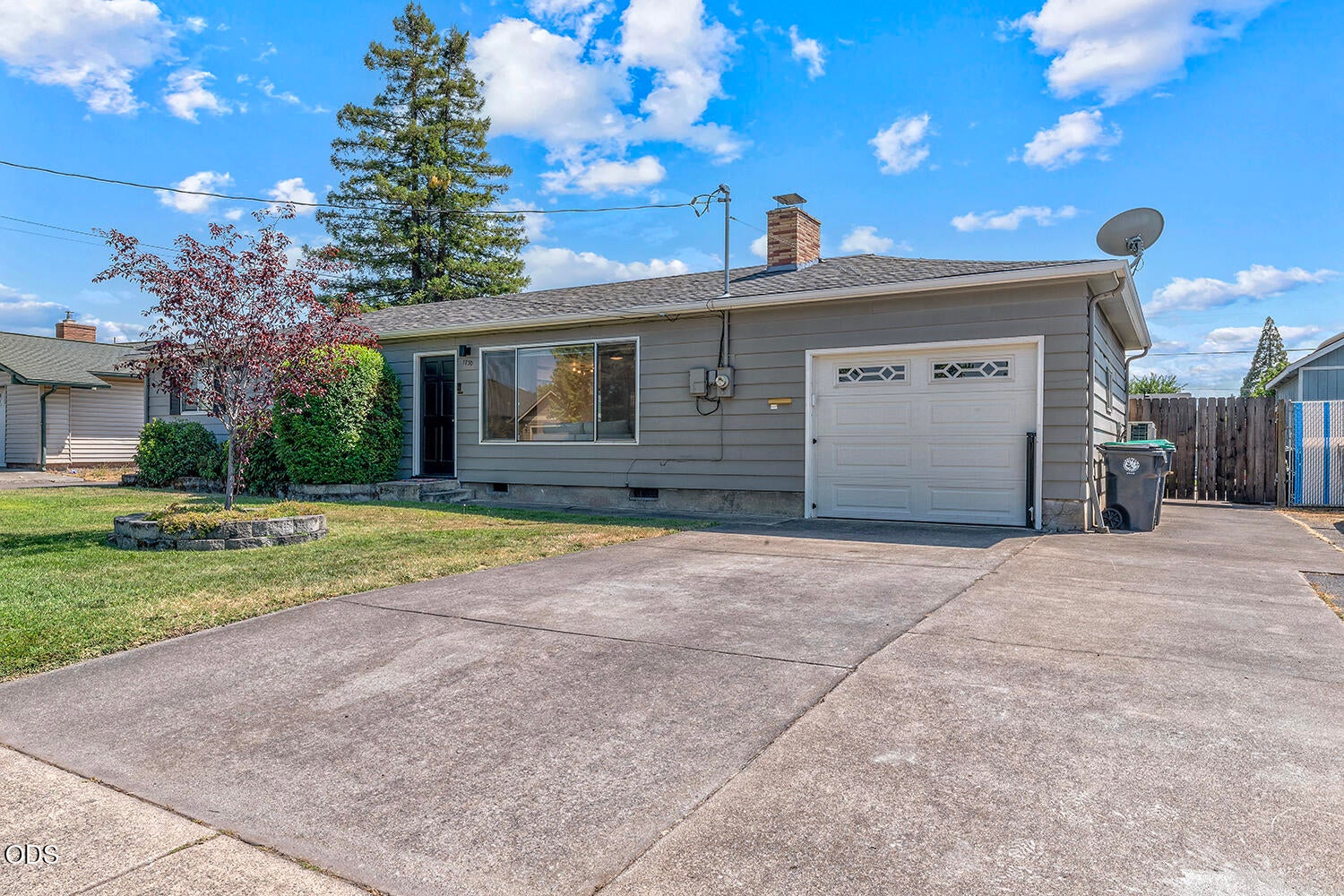 1730 Roberts Road Medford, OR 97504 - Photo 2 of 30 Gallery Image 2