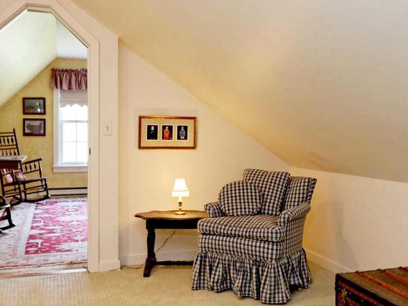 72 Rossmore Road Brunswick, ME 04011 - Photo 21 of 35 Landing.