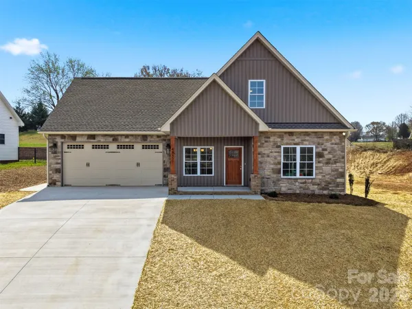 $414,900 | 4957 Southview Drive, Hickory, NC 28602