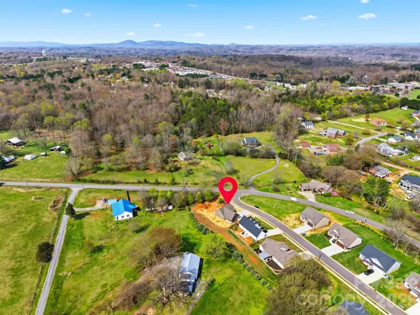 $414,900 | 4957 Southview Drive, Hickory, NC 28602