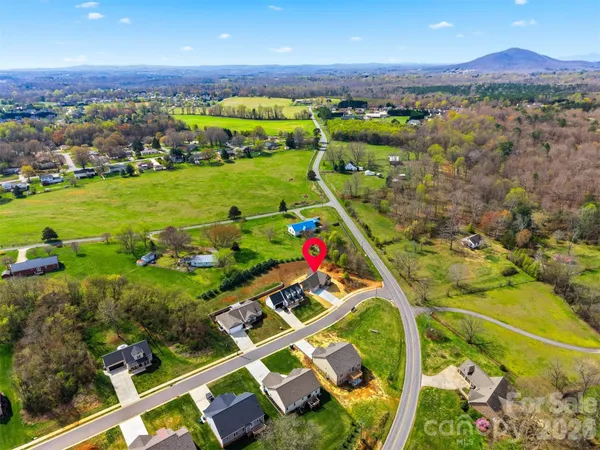 $414,900 | 4957 Southview Drive, Hickory, NC 28602