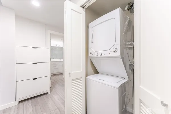 $407,500 | 76 Cedar Street, Unit 303, Seattle, WA 98121