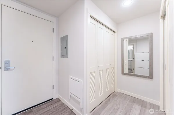 $407,500 | 76 Cedar Street, Unit 303, Seattle, WA 98121
