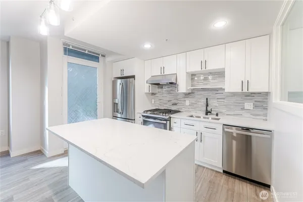 $407,500 | 76 Cedar Street, Unit 303, Seattle, WA 98121