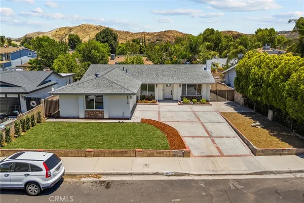 $800,000 | 28116 Oaklar Drive, Saugus, CA 91350