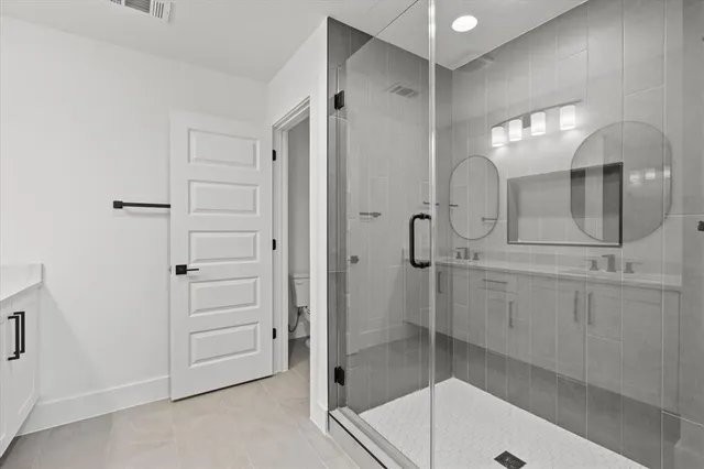 a view of an empty walk in closet