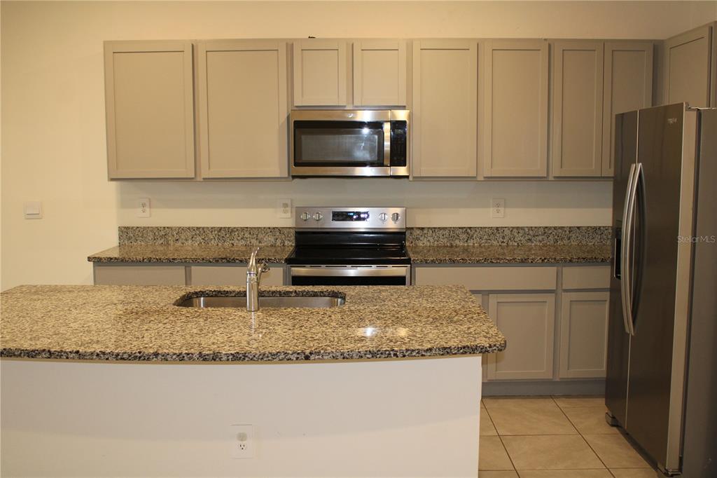 17567 Crescent Moon Loop Bradenton, FL 34211 - Photo 4 of 51