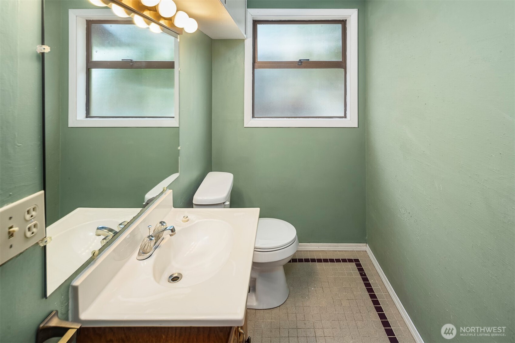 1504 Northeast 107th Street Seattle, WA 98125 - Photo 18 of 35 a utility room with dryer and washer