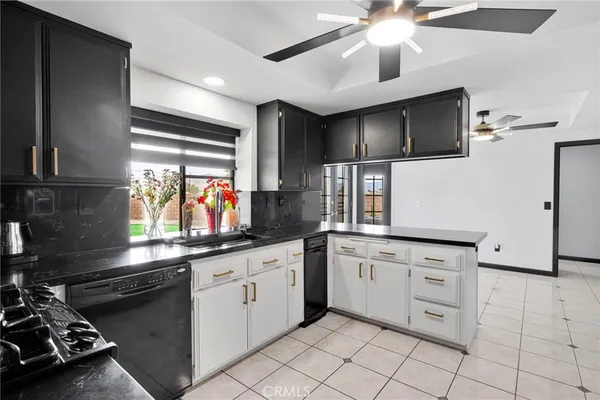$630,000 | 11665 Winterhawk Way, Apple Valley, CA 92308