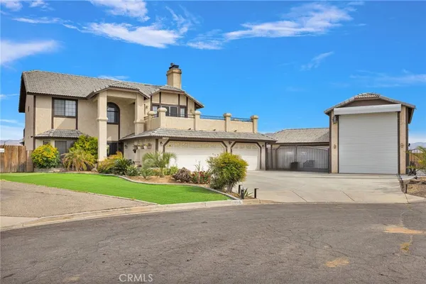 $630,000 | 11665 Winterhawk Way, Apple Valley, CA 92308