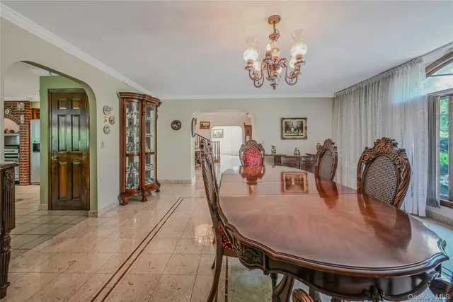 $2,450,000 | 1537 Laurel Hollow Road, Syosset, NY 11791