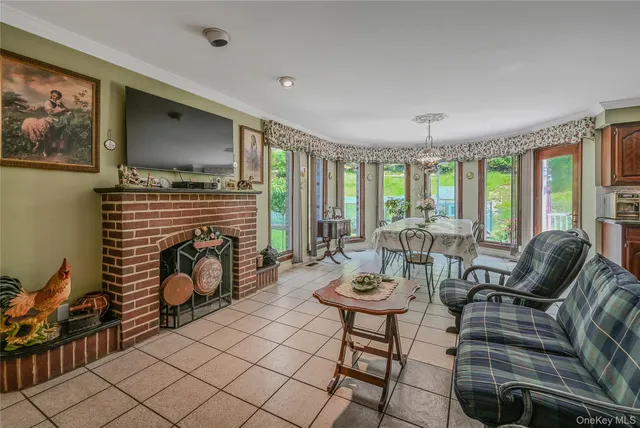 $2,450,000 | 1537 Laurel Hollow Road, Syosset, NY 11791