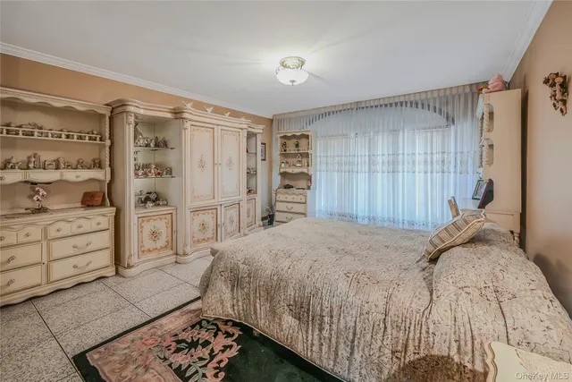 $2,450,000 | 1537 Laurel Hollow Road, Syosset, NY 11791