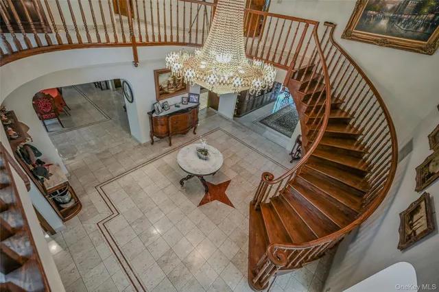 $2,450,000 | 1537 Laurel Hollow Road, Syosset, NY 11791