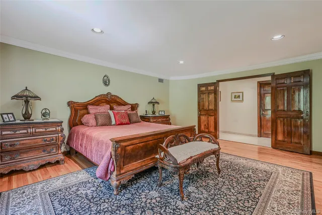 $2,450,000 | 1537 Laurel Hollow Road, Syosset, NY 11791