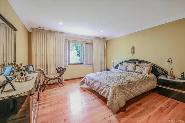 $2,450,000 | 1537 Laurel Hollow Road, Syosset, NY 11791