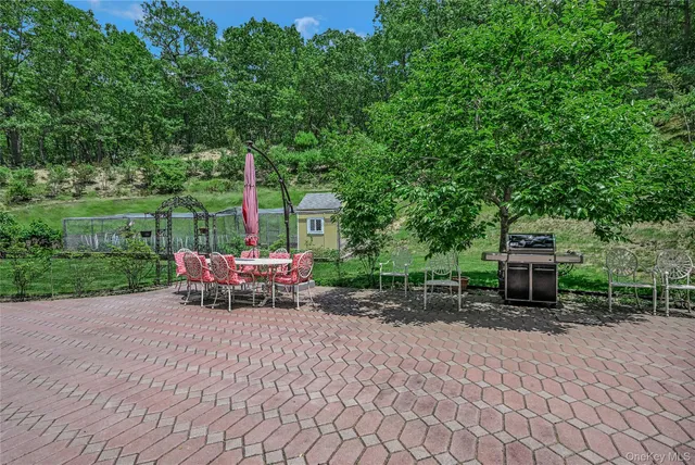 $2,450,000 | 1537 Laurel Hollow Road, Syosset, NY 11791