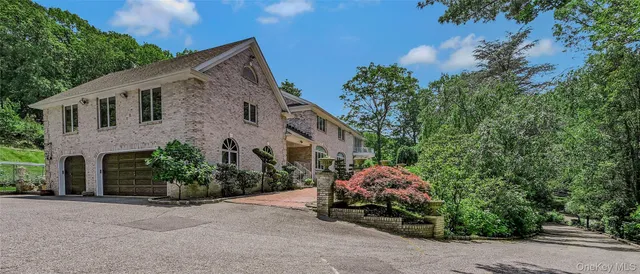 $2,450,000 | 1537 Laurel Hollow Road, Syosset, NY 11791