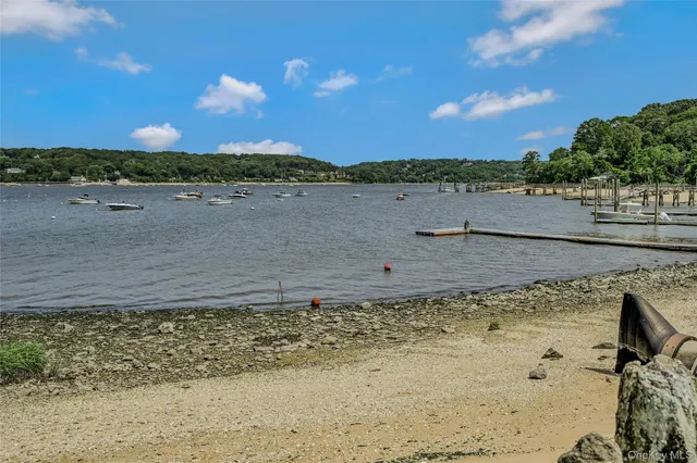 $2,450,000 | 1537 Laurel Hollow Road, Syosset, NY 11791