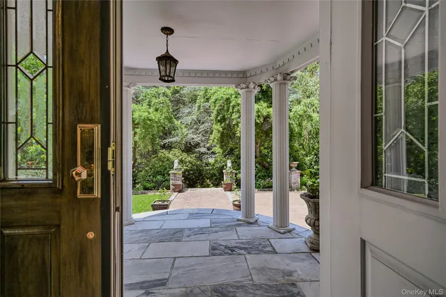 $2,450,000 | 1537 Laurel Hollow Road, Syosset, NY 11791