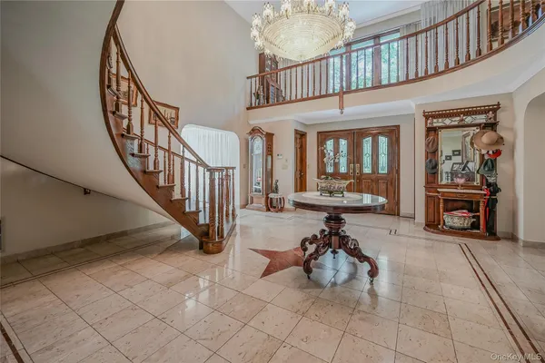 $2,450,000 | 1537 Laurel Hollow Road, Syosset, NY 11791