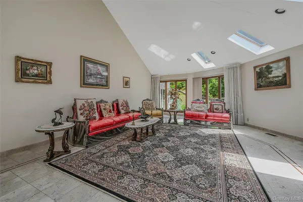 $2,450,000 | 1537 Laurel Hollow Road, Syosset, NY 11791