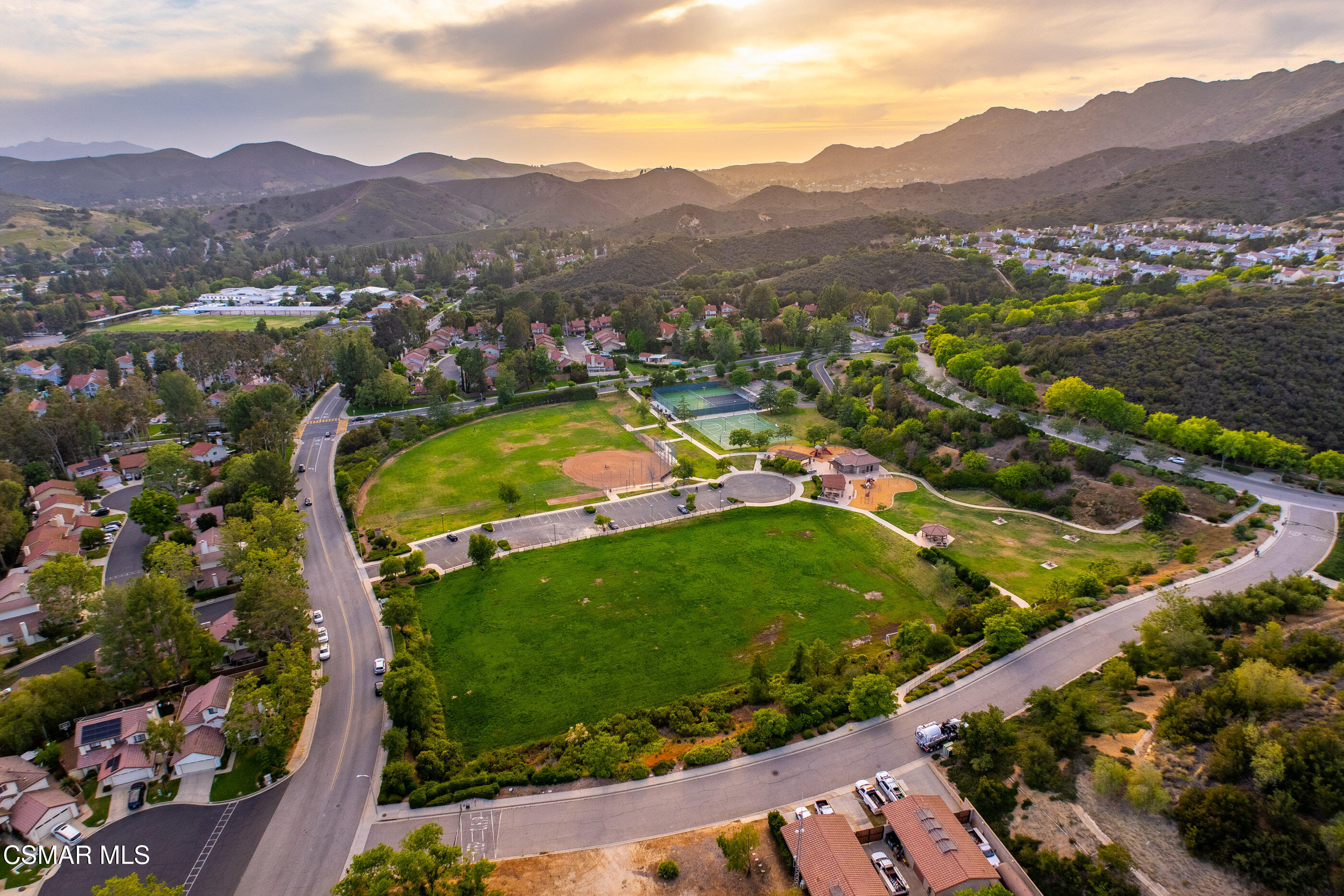 6804 Eaglehaven Lane Oak Park, CA 91377 - Photo 12 of 45 6804 Eaglehaven Ln Oak Park-53
