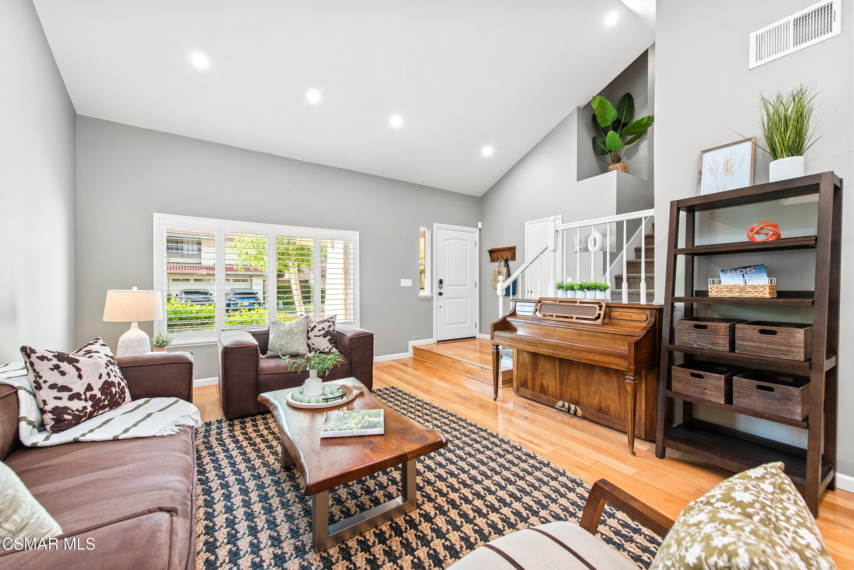 6804 Eaglehaven Lane Oak Park, CA 91377 - Photo 15 of 45 6804 Eaglehaven Ln Oak Park-7