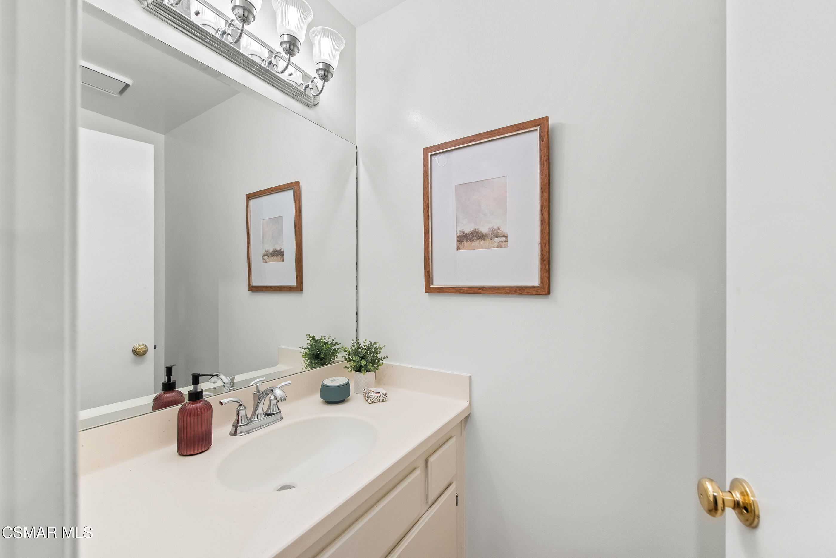 6804 Eaglehaven Lane Oak Park, CA 91377 - Photo 21 of 45 6804 Eaglehaven Ln Oak Park-18