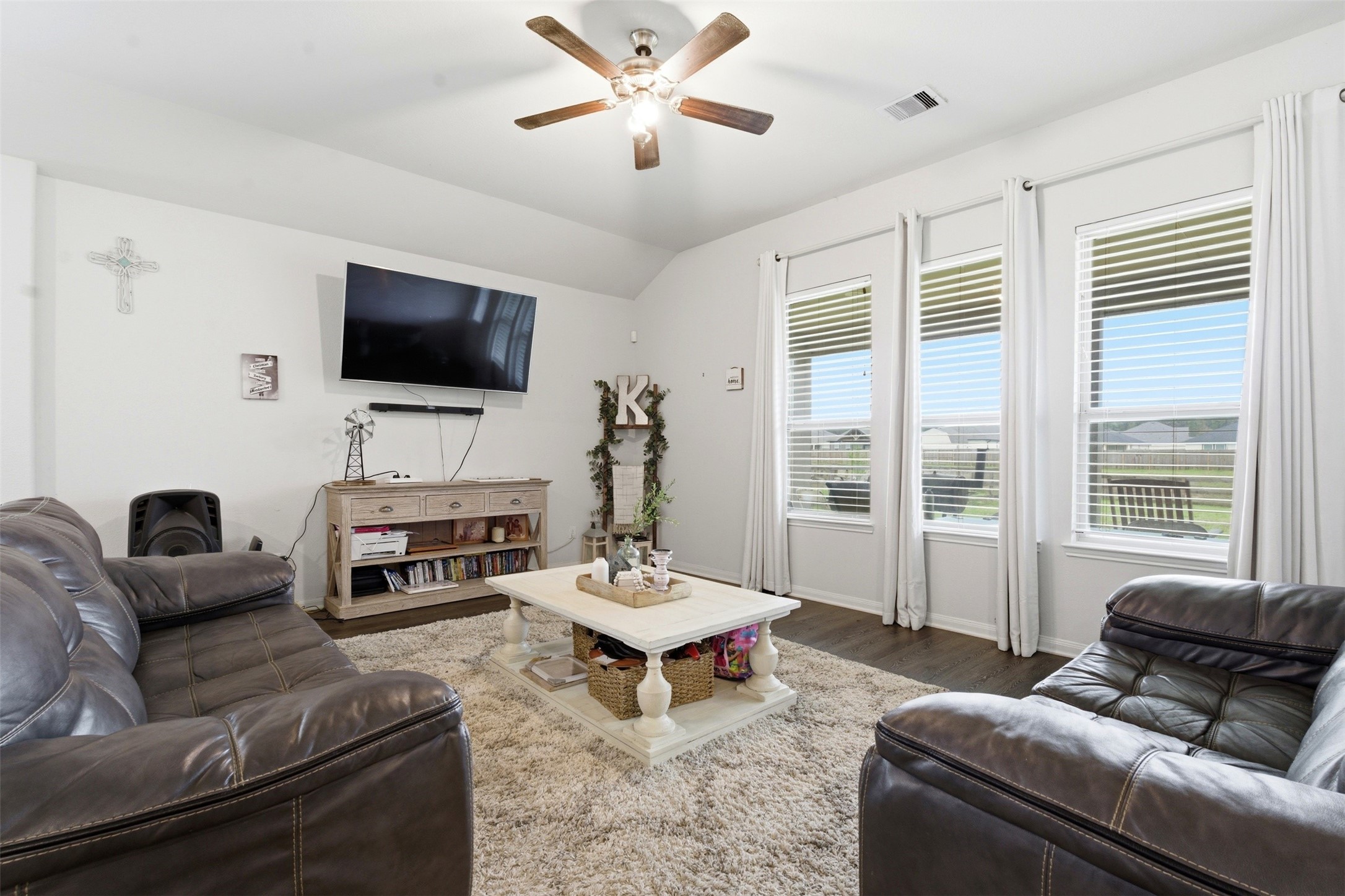 527 Kickapoo Drive Anahuac, TX 77514 - Photo 18 of 46