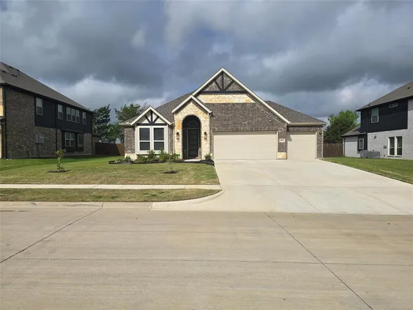 $461,500 | 1719 Newport Lane, Cedar Hill, TX 75104