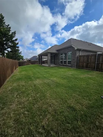 $461,500 | 1719 Newport Lane, Cedar Hill, TX 75104