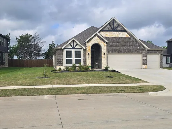 $461,500 | 1719 Newport Lane, Cedar Hill, TX 75104