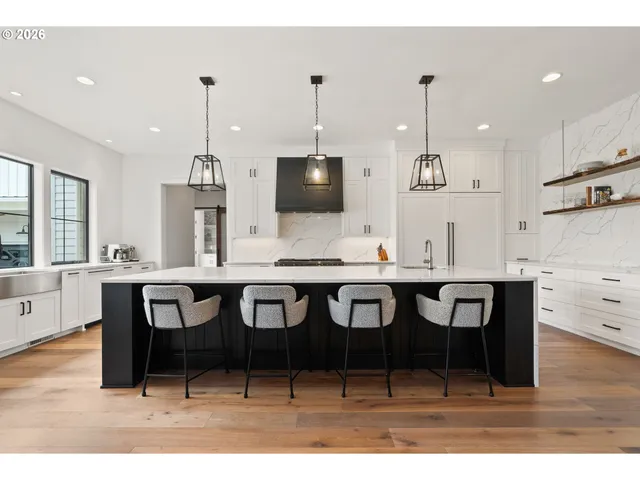 $6,250,000 | 22280 Southwest Stafford Road, Tualatin, OR 97062