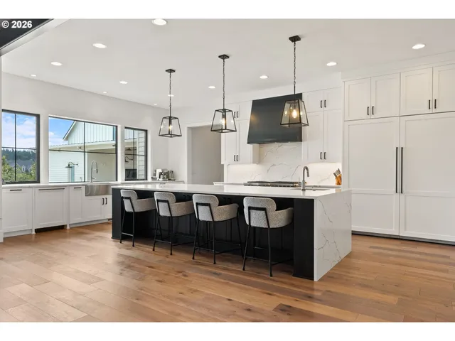 $6,250,000 | 22280 Southwest Stafford Road, Tualatin, OR 97062