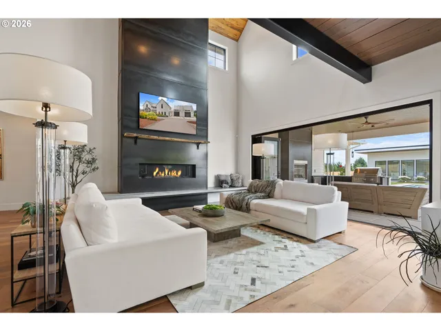 $6,250,000 | 22280 Southwest Stafford Road, Tualatin, OR 97062