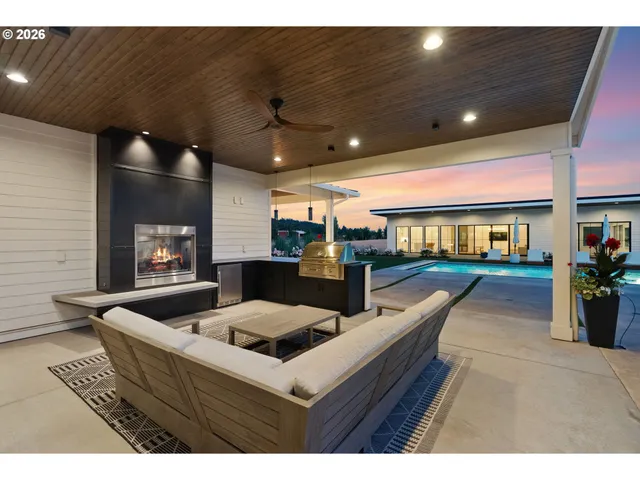 $6,250,000 | 22280 Southwest Stafford Road, Tualatin, OR 97062