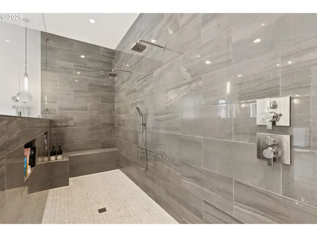 $6,250,000 | 22280 Southwest Stafford Road, Tualatin, OR 97062